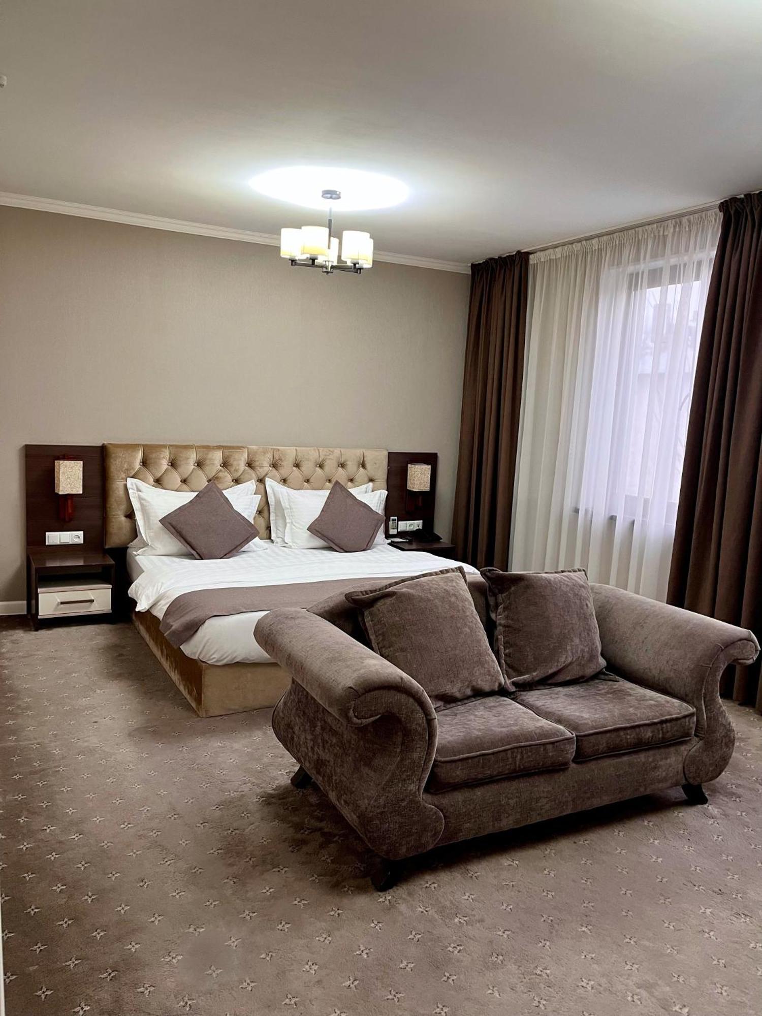 Hotel Fn Šymkent Exteriér fotografie